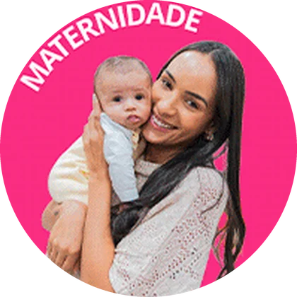 Pamelys Barros com o filho no colo